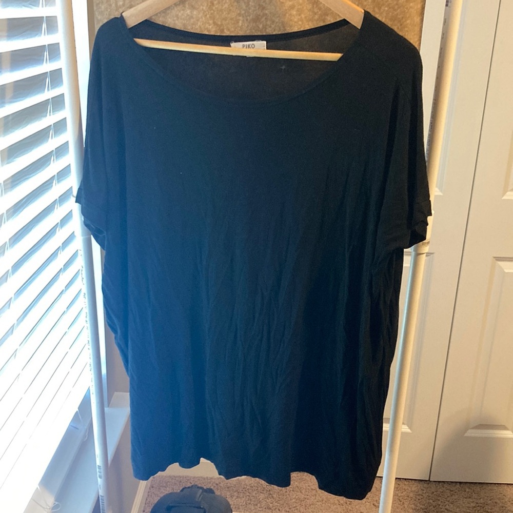 Black Short Sleeve Piko